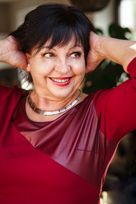 Ilona V.